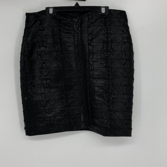 Kenneth Cole Reaction black snakeskin print mini skirt  size M - Picture 2 of 9